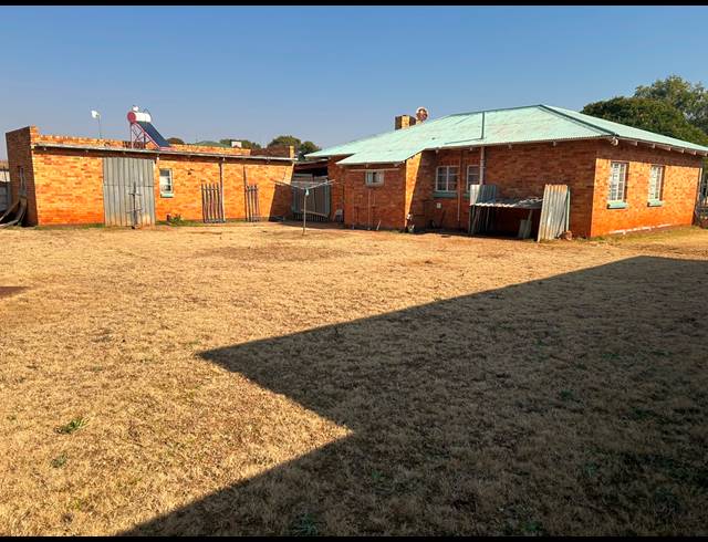 3 BEDROOM FREEHOLD FOR SALE IN CARLETONVILLE CENTRAL